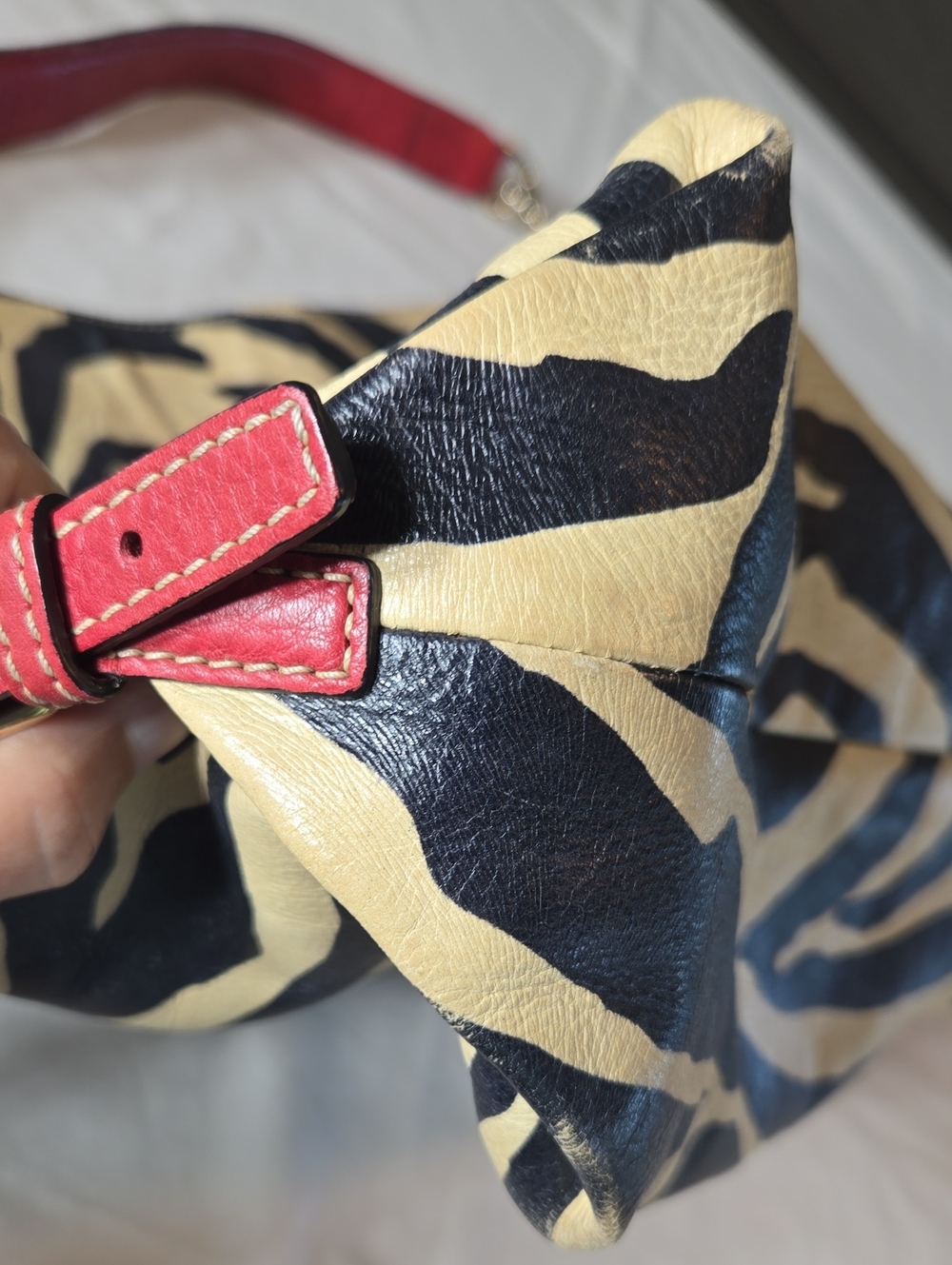 Huge Dooney & Bourke - Picture 12 of 16
